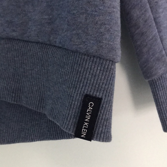 Calvin Klein two-tone blue crewneck sweater, size medium - Picture 4 of 7